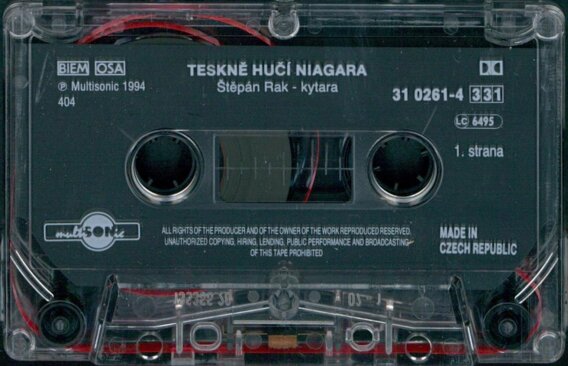 Teskně hučí Niagara