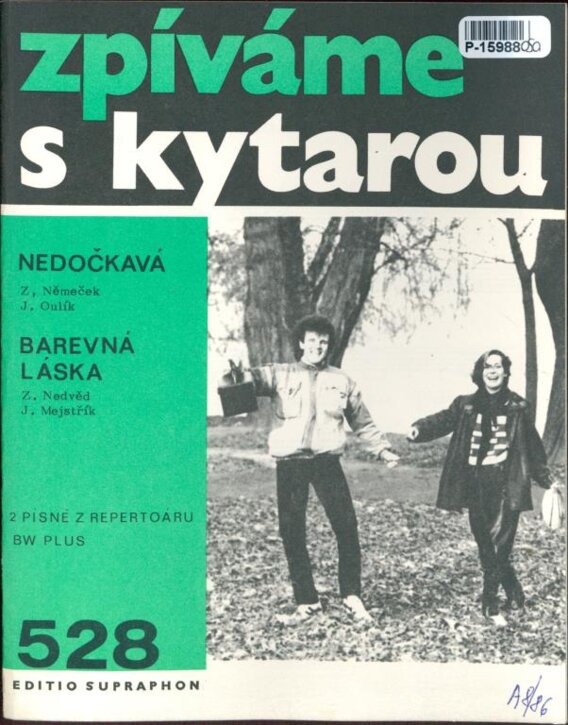 Zpíváme s kytarou 528