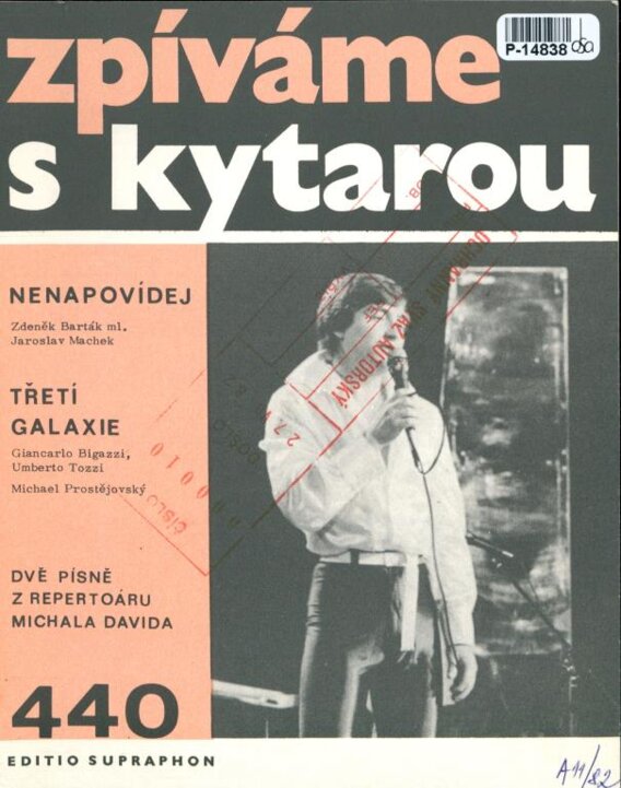 Zpíváme s kytarou 440