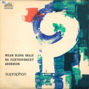 Milan Bláha hraje na elektrofonický akordeon