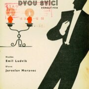 Při světle dvou svící