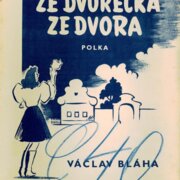 Ze dvorečka ze dvora