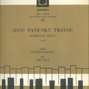 Jdou panenky trávou