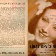 Líbat děvče není hřích