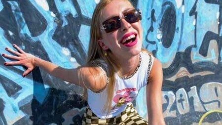 Všichni mi říkají: ‚Vrať se na zem, ven neprorazíš.‘ Ale to je blbost!