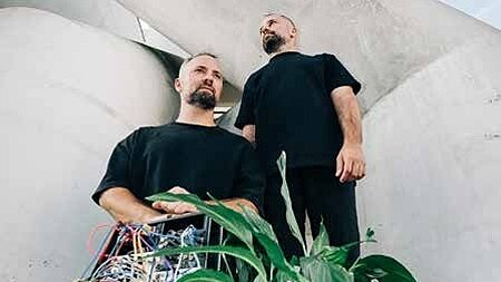 Bratři – Elektronické hudbě jsou posluchači otevřenější na Západě