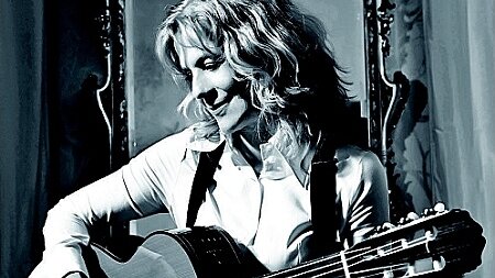 O akustické kytaře s LenkouFilipovou