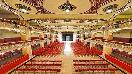 Zrod fenoménu Lucerna