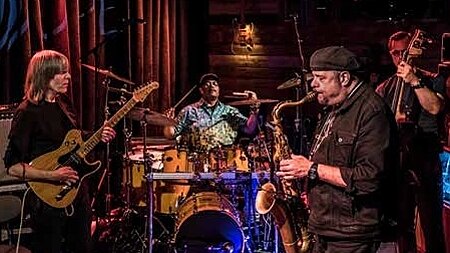 PŘÍBĚH KLUBU DOUPĚ